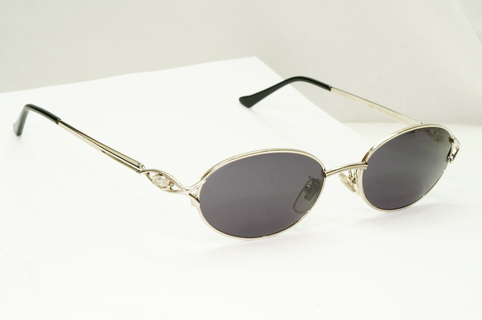 Gianni Versace 1995 Sunglasses Vintage Silver Black Metal Oval MOD H41 COL 26M A