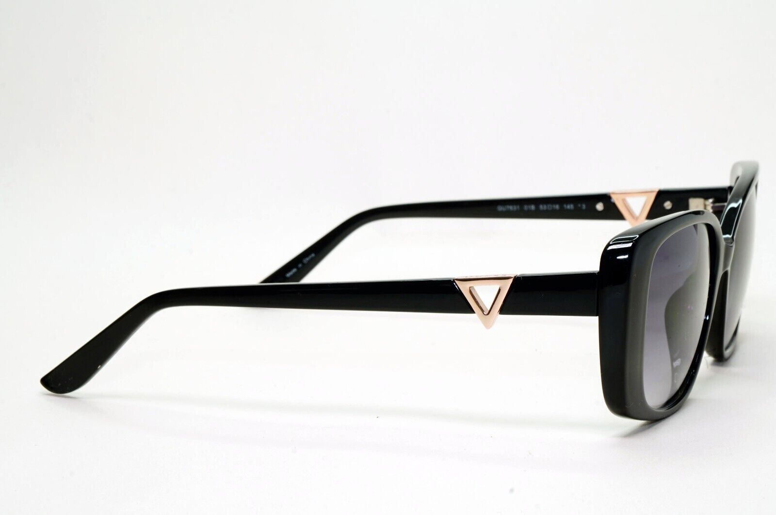 Guess Sunglasses Black Gold Grey Gradient Black GU 7631 01B 53mm 210924