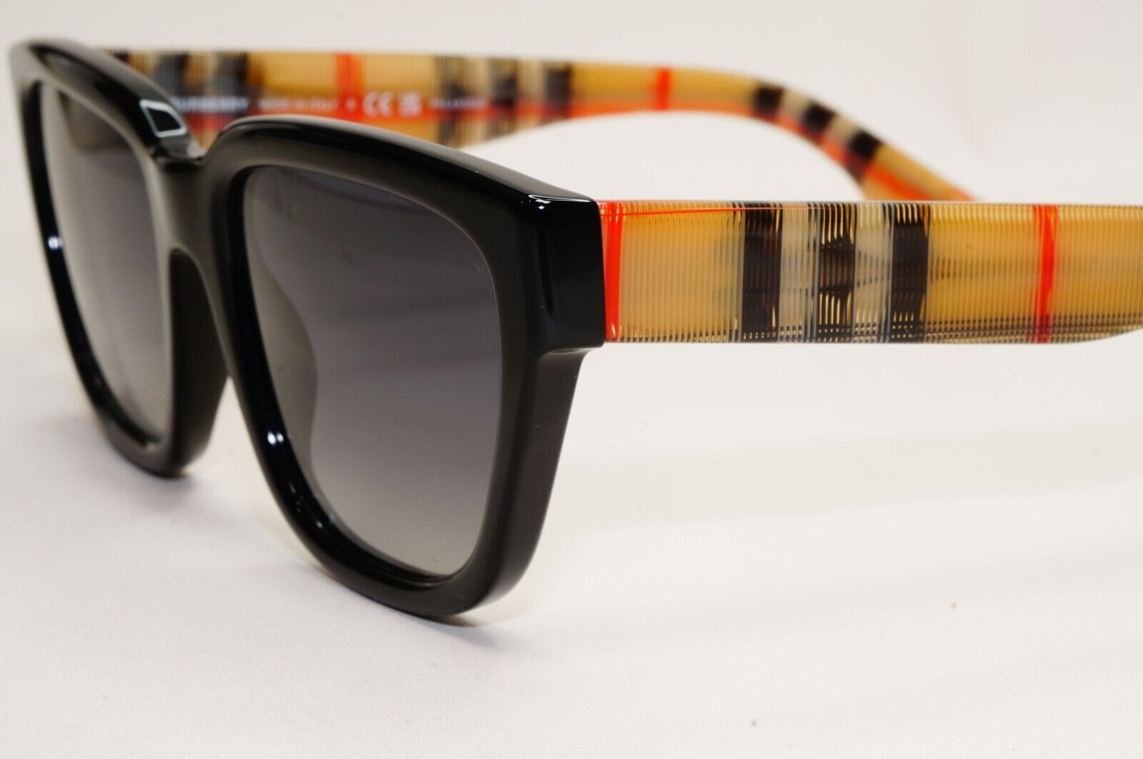 Burberry Sunglasses Polarised Plaid Black Brown Square Mammoth B 4277 3757/T3