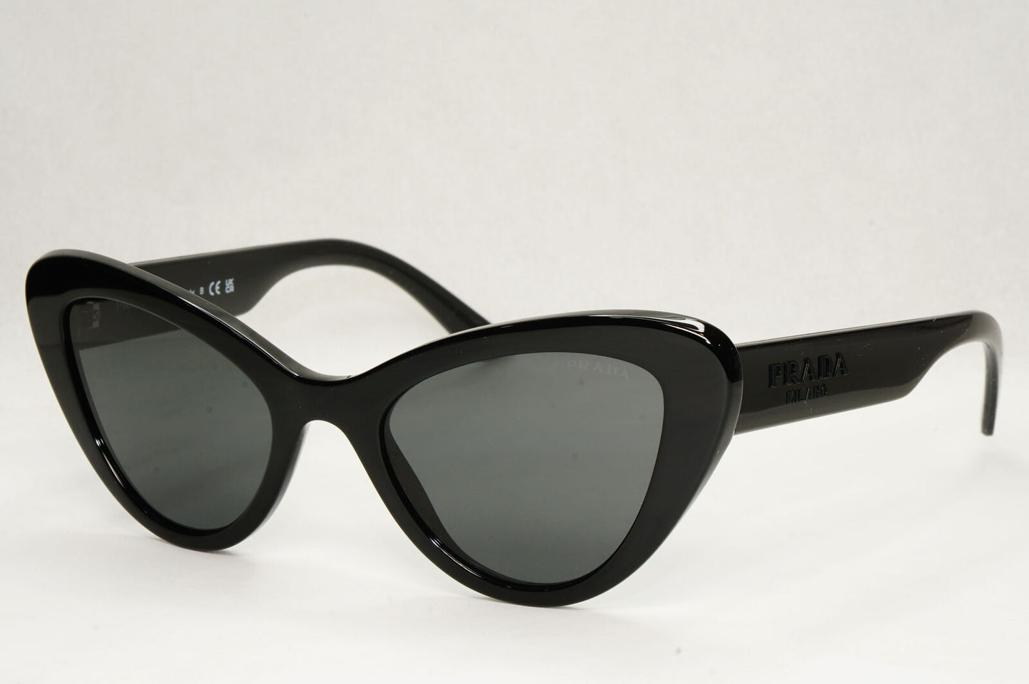 Prada Sunglasses Black Cat Eye Grey Milano Fashion PR13YS SPR 13Y 1AB-5S0 52mm