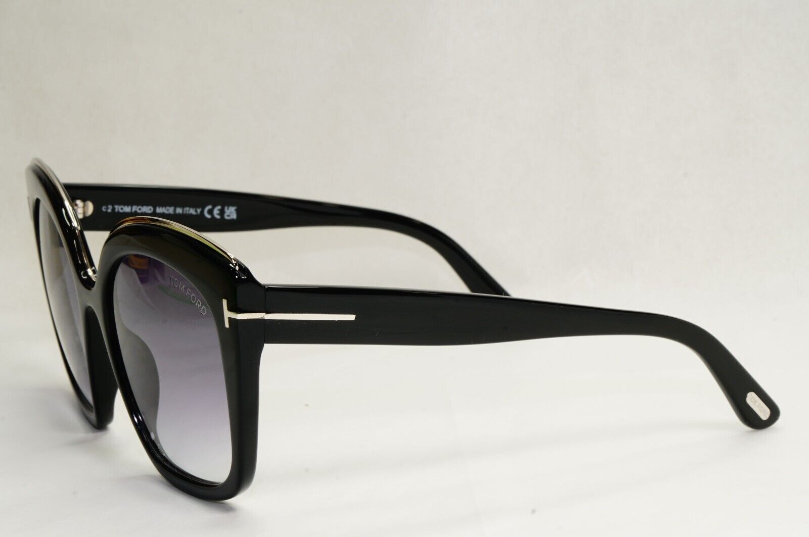 Tom Ford Sunglasses Chantalle Black Grey Gradient Large FT0944 TF 944  01B 55mm
