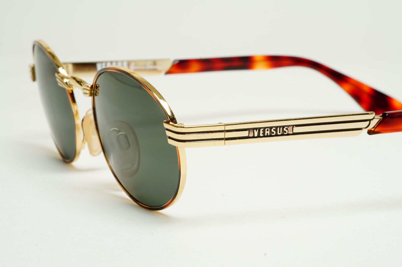 Versus Sunglasses 1996 by Gianni Versace Vintage Gold Oval MOD F07 COL 36M