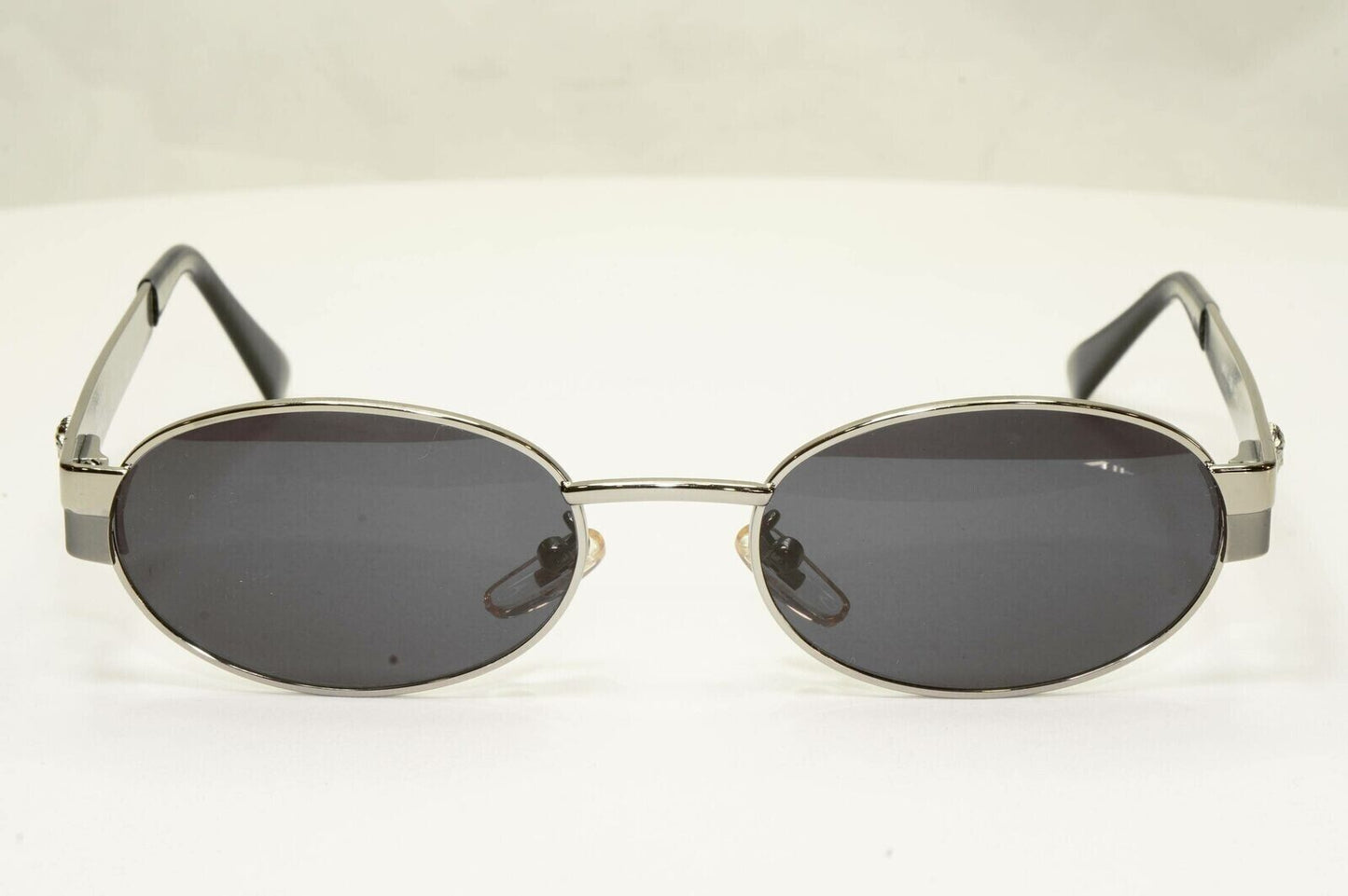 Gianni Versace 1996 Vintage Silver Medusa Oval Metal Sunglasses MOD X32 COL 029