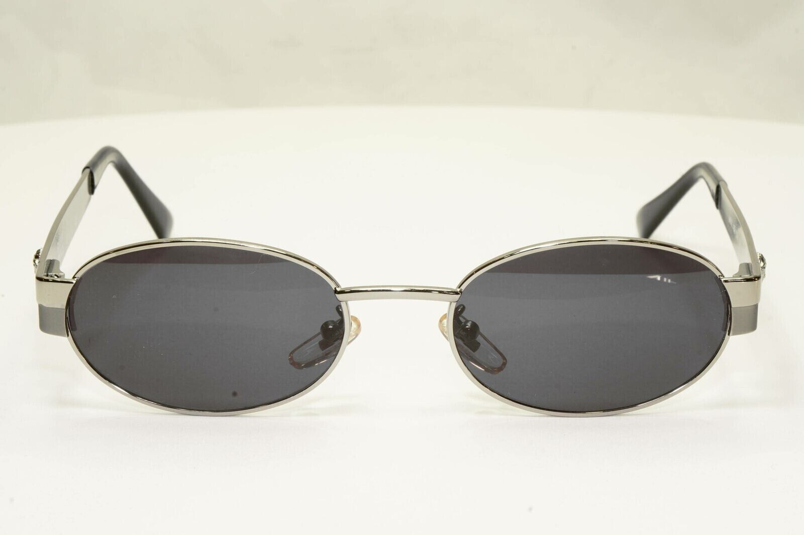 Gianni Versace 1996 Vintage Silver Medusa Oval Metal Sunglasses MOD X32 COL 029