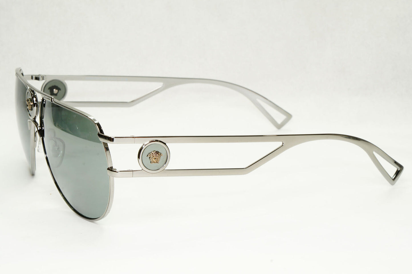 Versace Sunglassess Silver Mirror Gunmetal Pilot Medusa MOD VE 2225 1001/6G