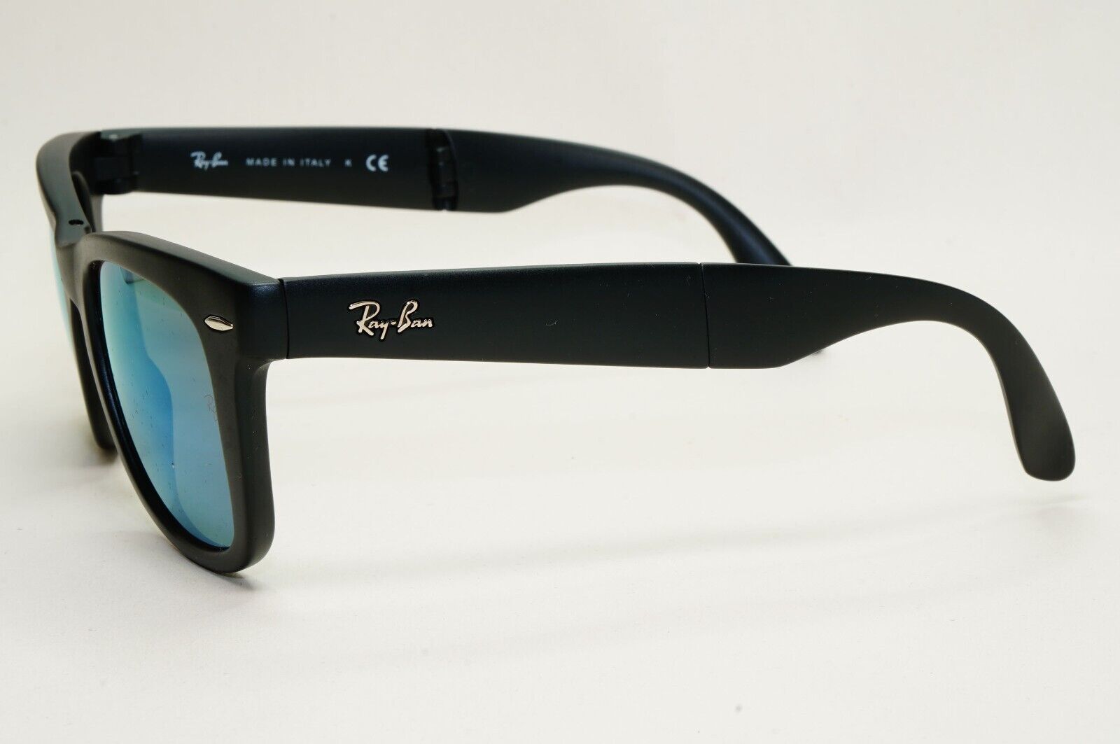 Ray-Ban Sunglasses Folding Wayfarer Black Matte Purple Mirror RB 4105 601-S/1M