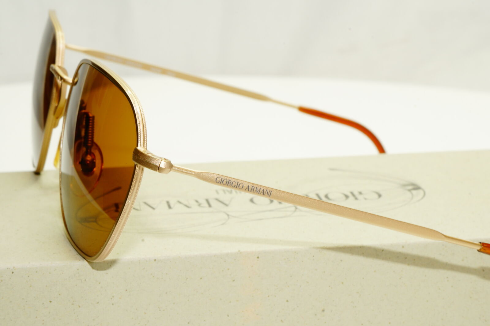 Authentic Giorgio Armani 1997 Vintage Sunglasses Metal Gold Mens Womens 619 703