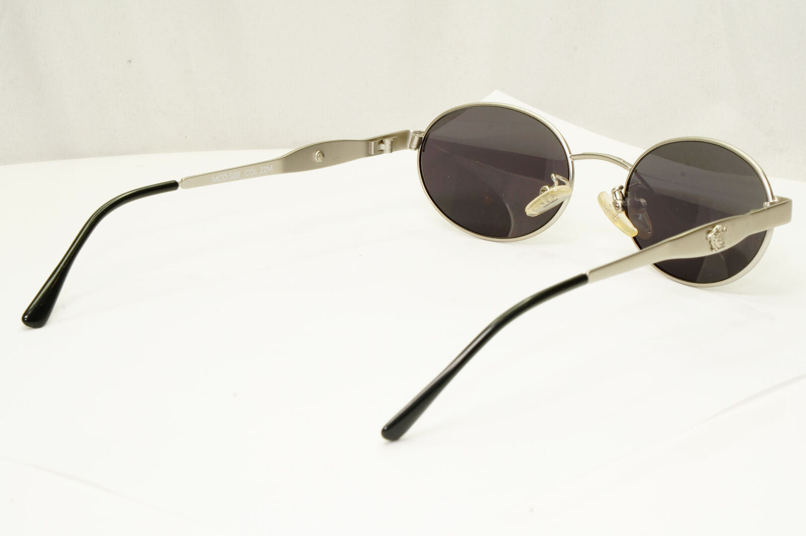 Gianni Versace 1996 Vintage Silver Medusa Oval Metal Sunglasses MOD S09 COL 22M