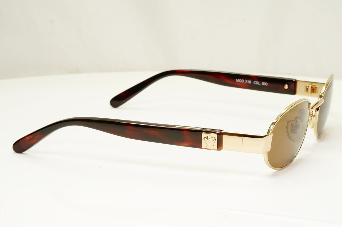 Gianni Versace 1996 Vintage Mens Metal Gold Medusa Sunglasses MOD X18 COL 030