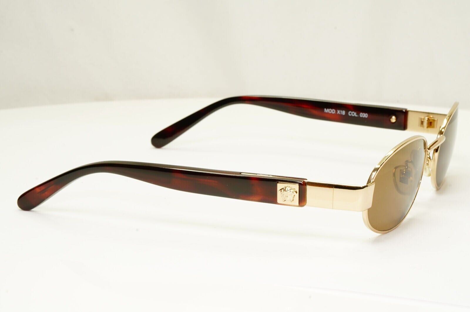 Gianni Versace 1996 Vintage Mens Metal Gold Medusa Sunglasses MOD X18 COL 030