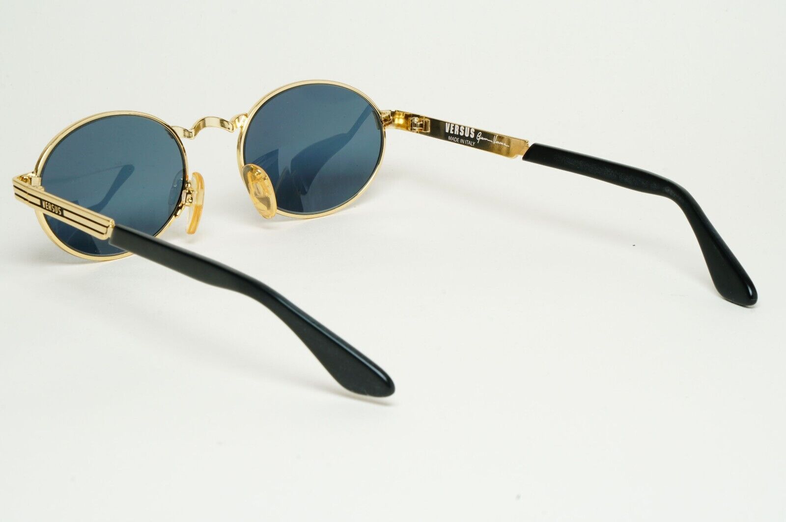 Versus Sunglasses 1996 by Gianni Versace Vintage Gold Oval Black MOD F07 COL 39M