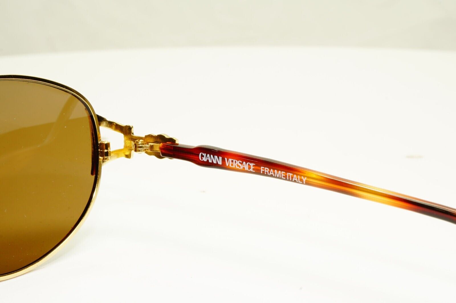 Gianni Versace Sunglasses 1995 Vintage Gold Medusa Brown Retro MOD G28 COL 14L A