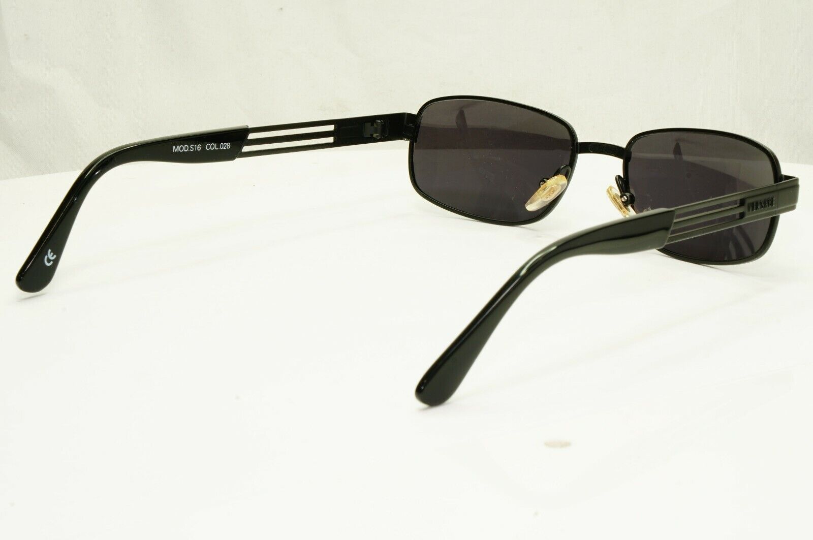 Gianni Versace 1996 Vintage Unisex Black Oval Metal Sunglasses MOD S16 COL 028