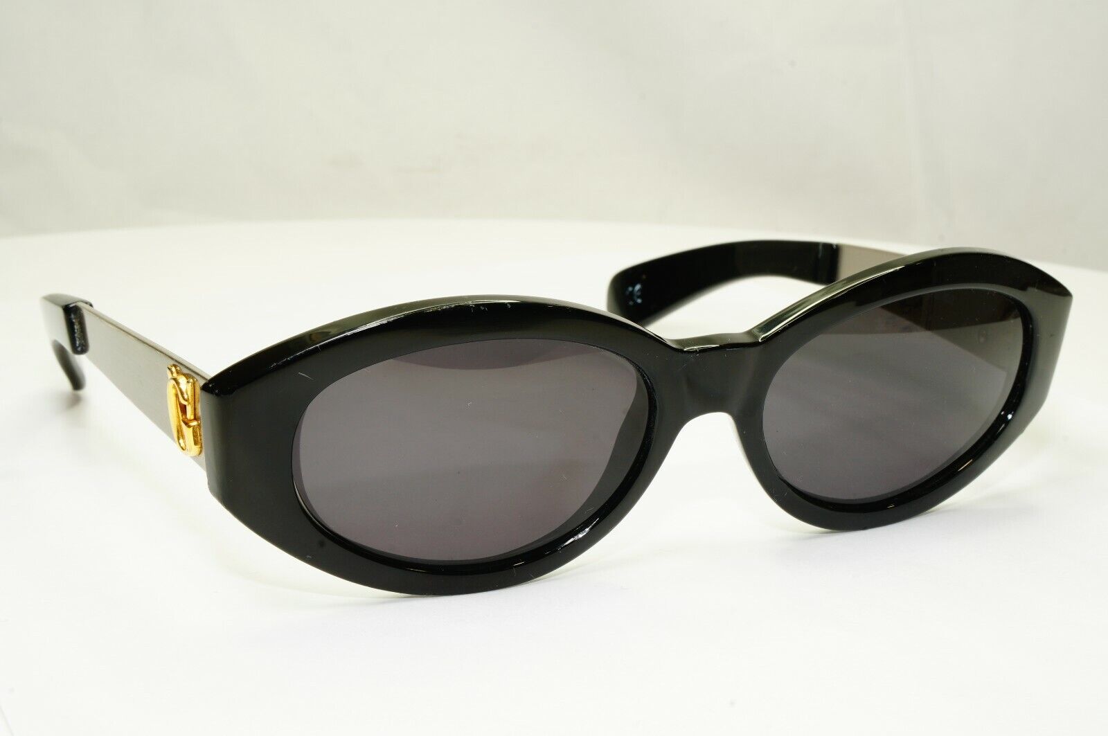 Gianni Versace 1996 Unisex Vintage Gold Black Sunglasses MOD 461/A COL 852 19085