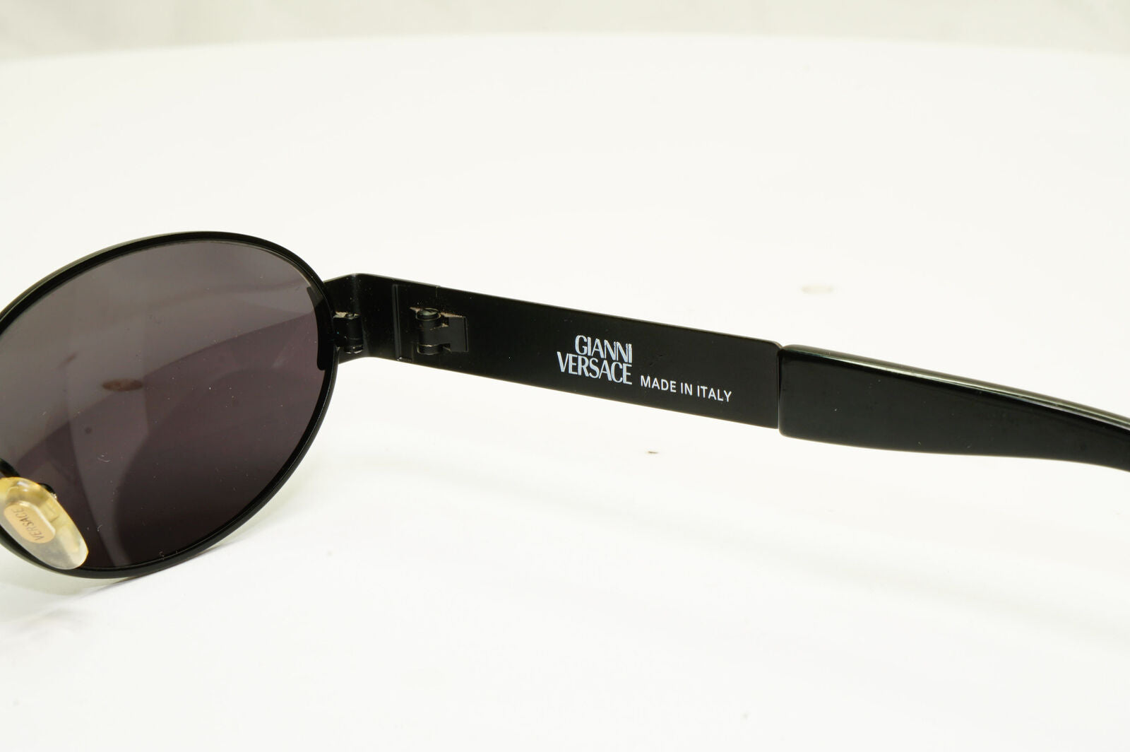 Gianni Versace 1996 Vintage Unisex Black Oval Metal Sunglasses MOD S30 COL 028