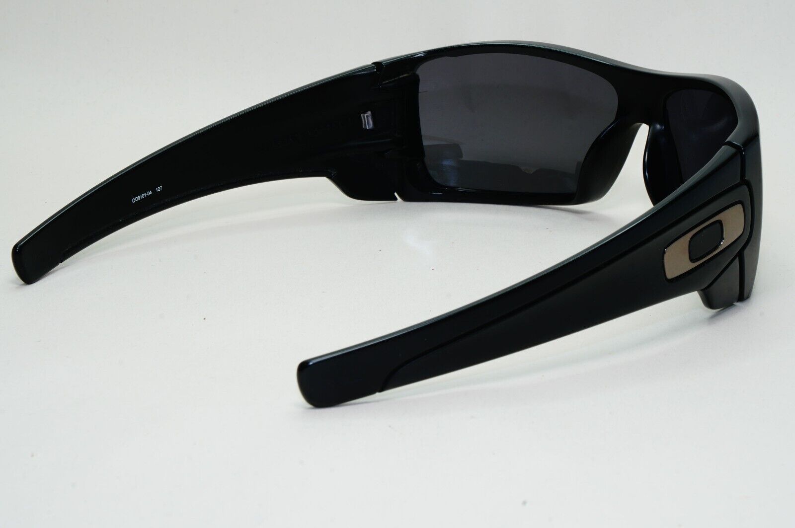 Oakley Sunglasses Batwolf Polarized Black Matte Shield Visor OO 9101 04 041124