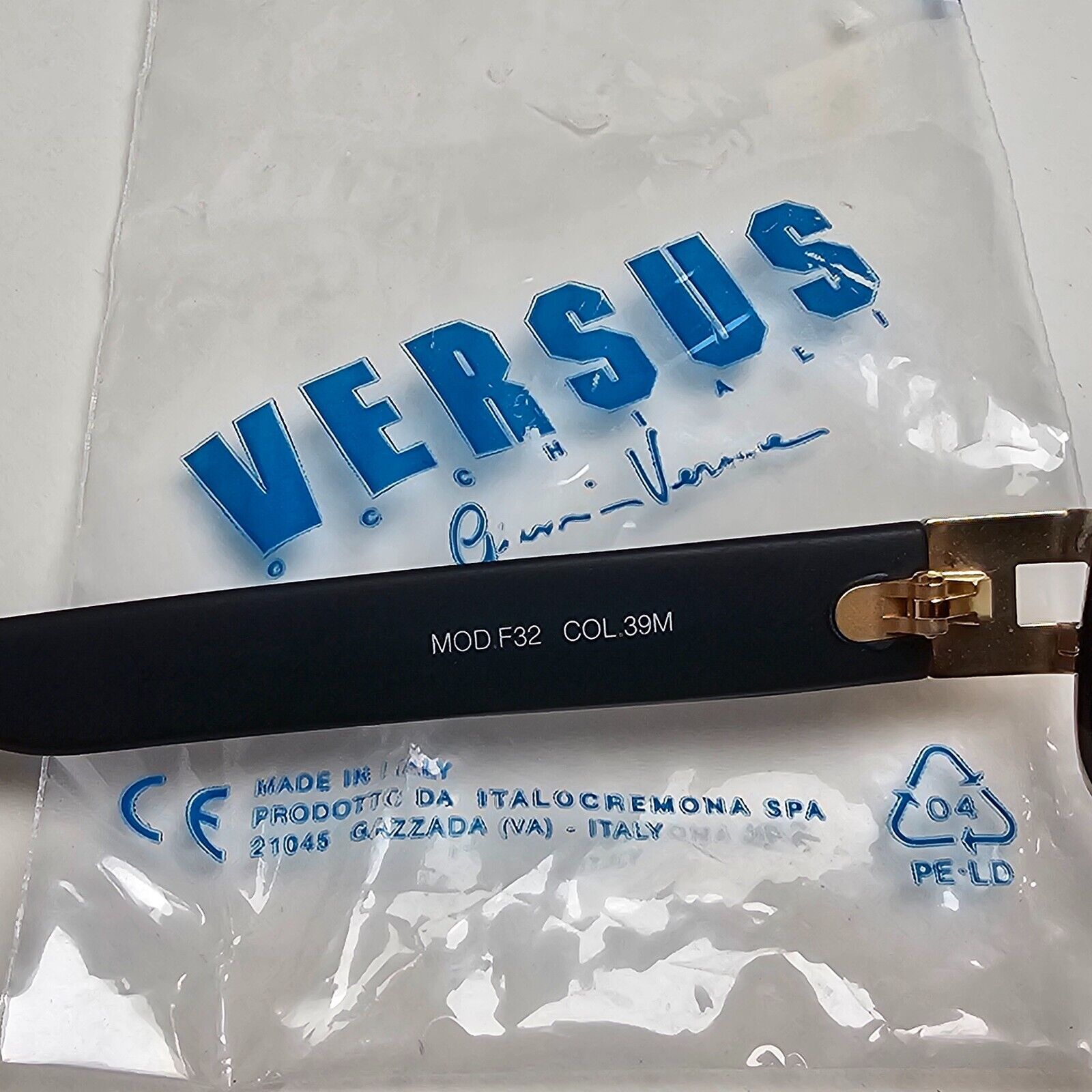 Versus Sunglasses 1996 by Gianni Versace Vintage Gold Black MOD F32 COL 39M