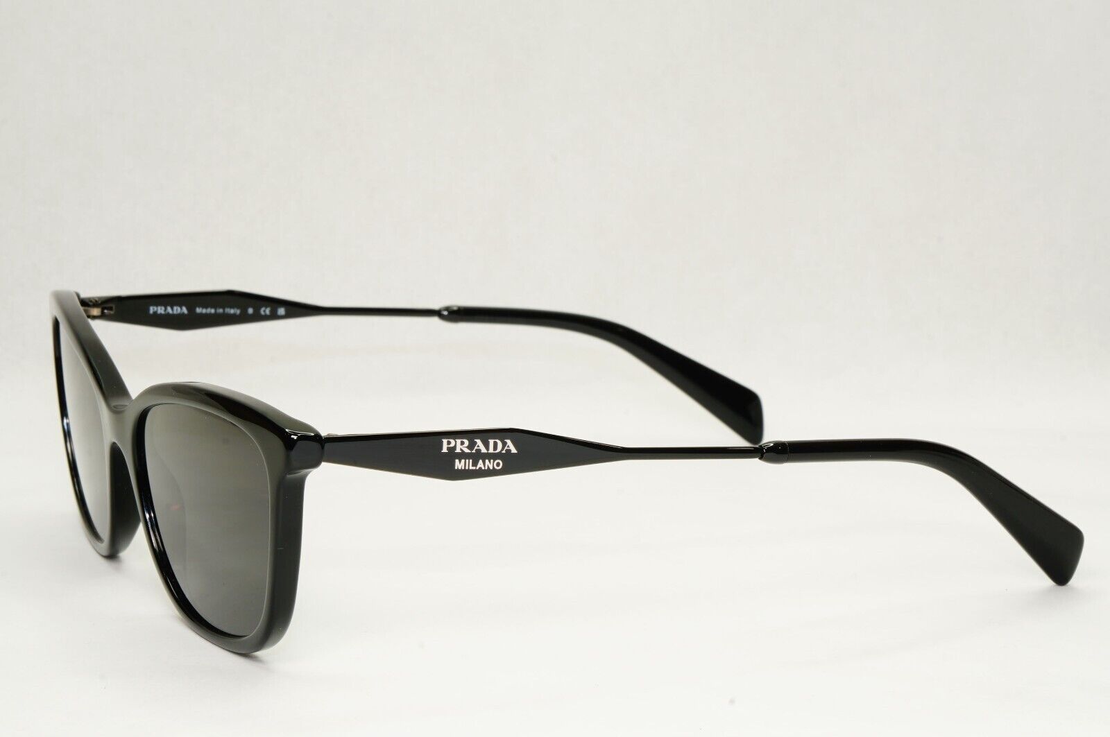 Prada Sunglasses Black Milano Square Glossy Fashion PR02YV VPR 02Y 07E-1O1 54mm