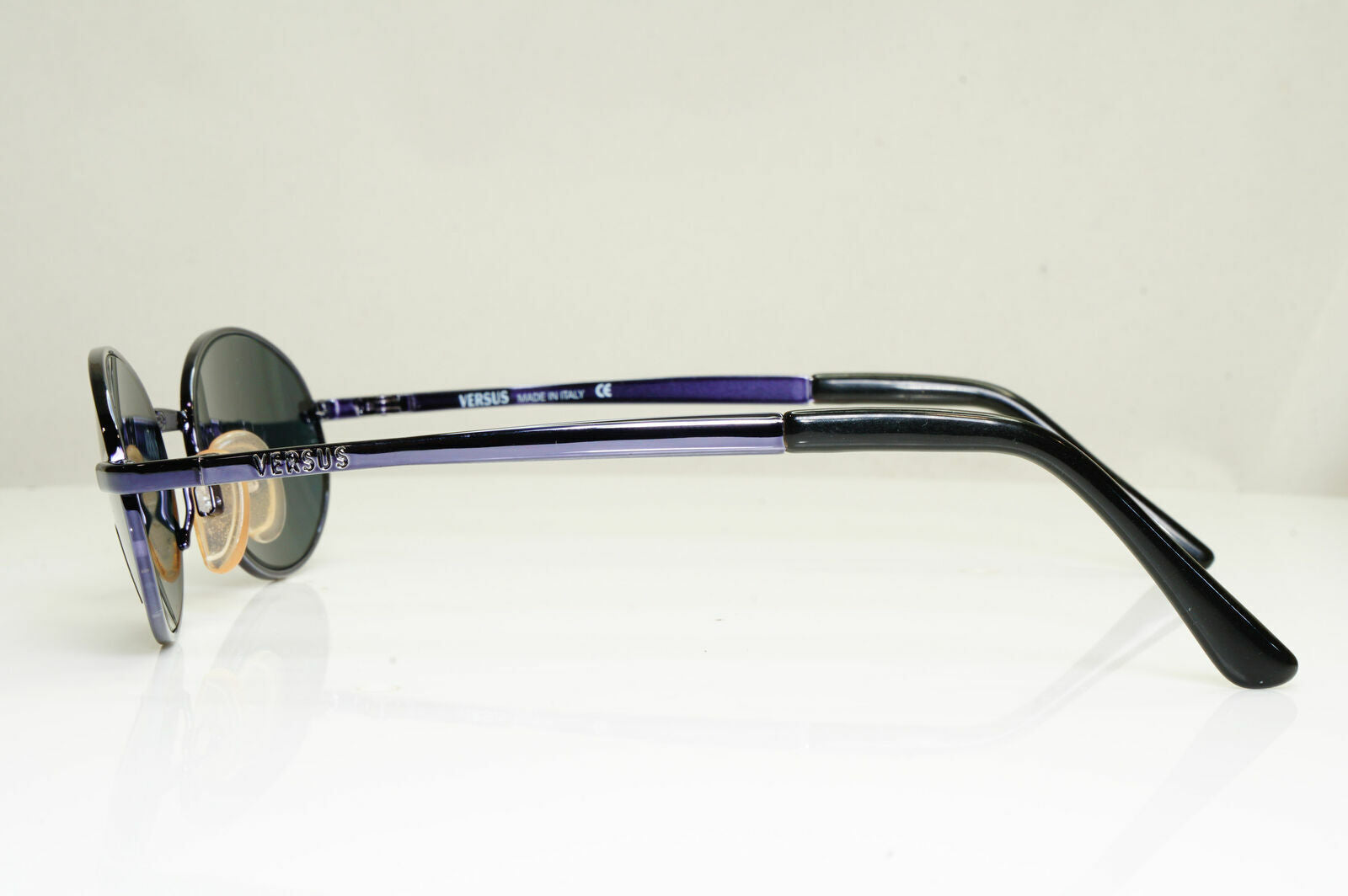 Versus by Gianni Versace 1996 Vintage Violet Oval Sunglasses MOD R28 COL 52M
