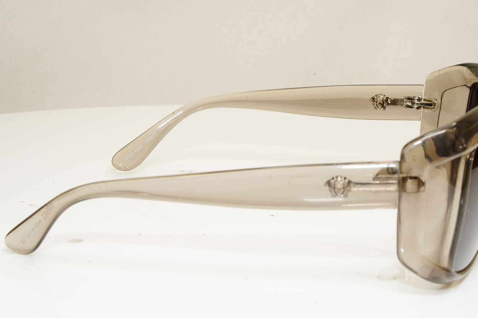 Authentic VERSACE Womens Vintage Medusa Sunglasses Grey Square 4034 228/11 29826