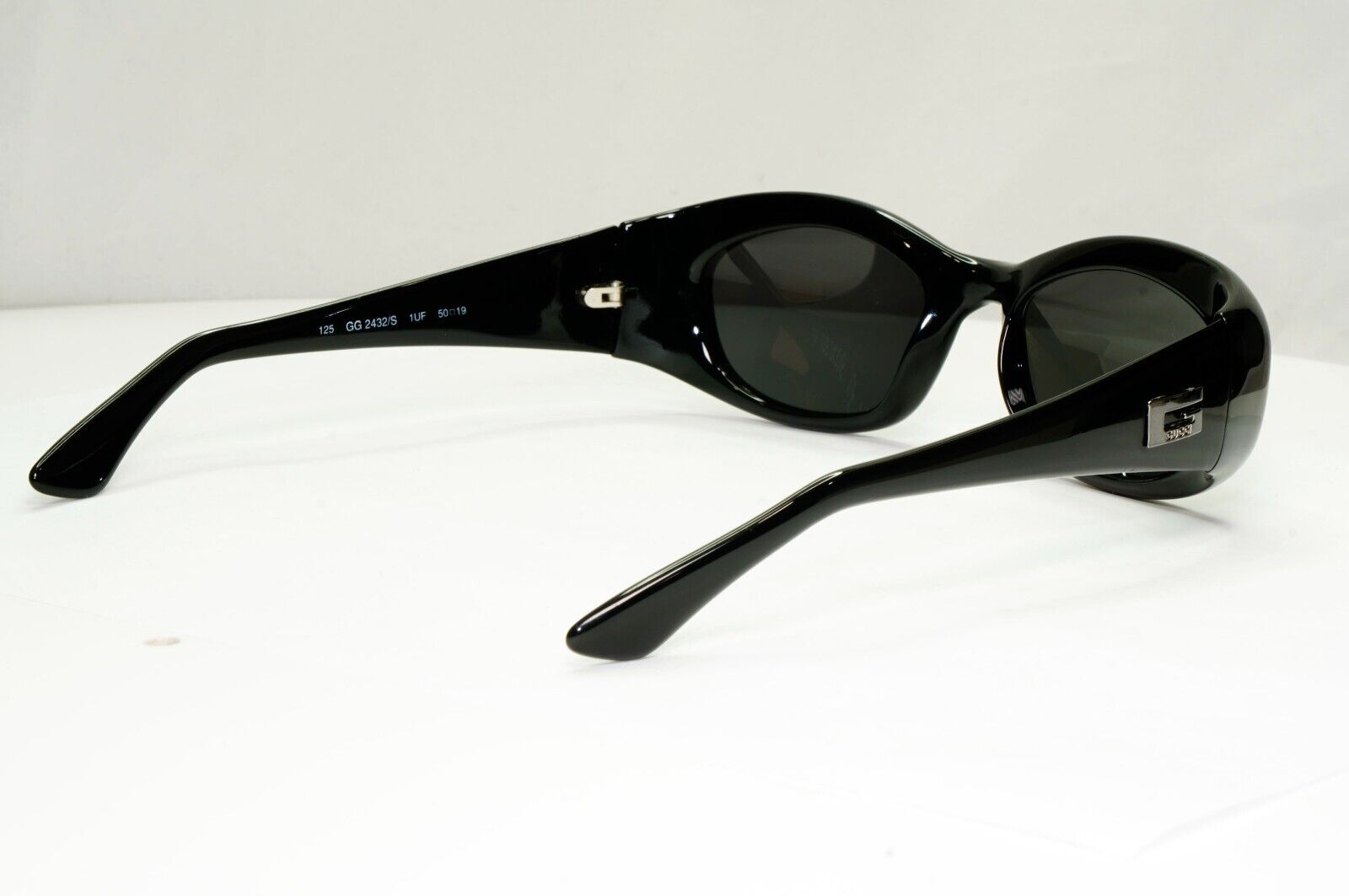 Gucci Sunglasses 1998 Vintage Black Rectangle Retro Unisex GG 2432/S 1UF 301224