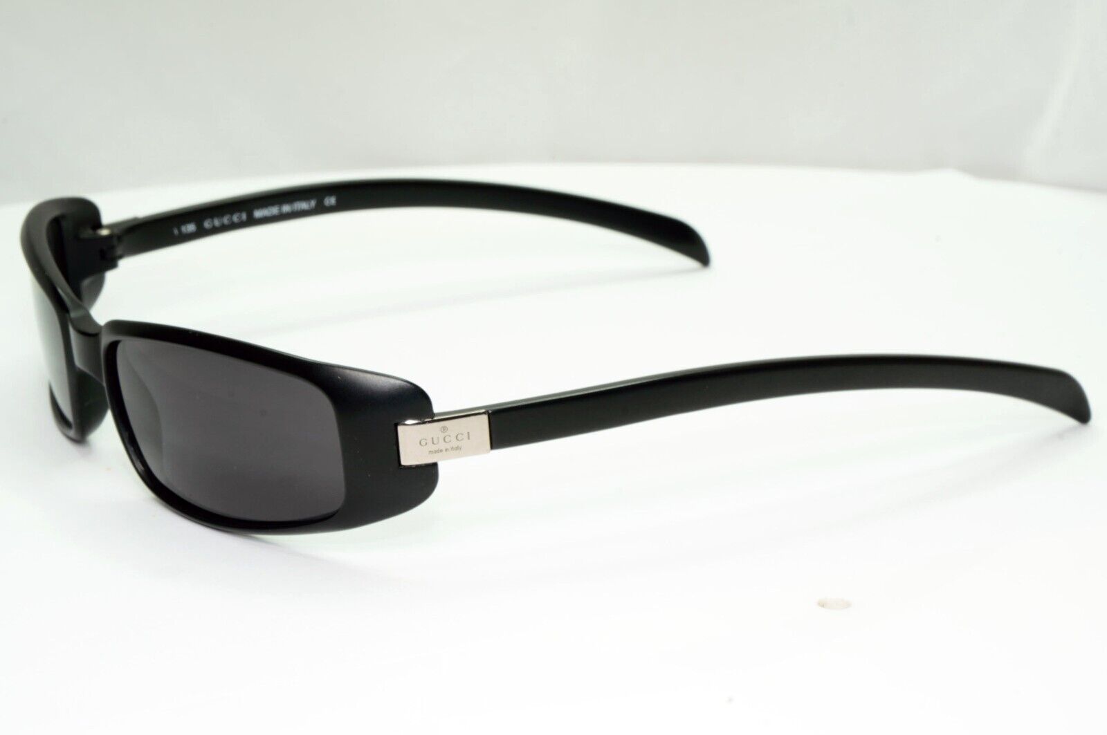 Gucci 1998 Vintage Sunglasses Black Matte Wrap Rectangle GG 1188/S DL5 301024