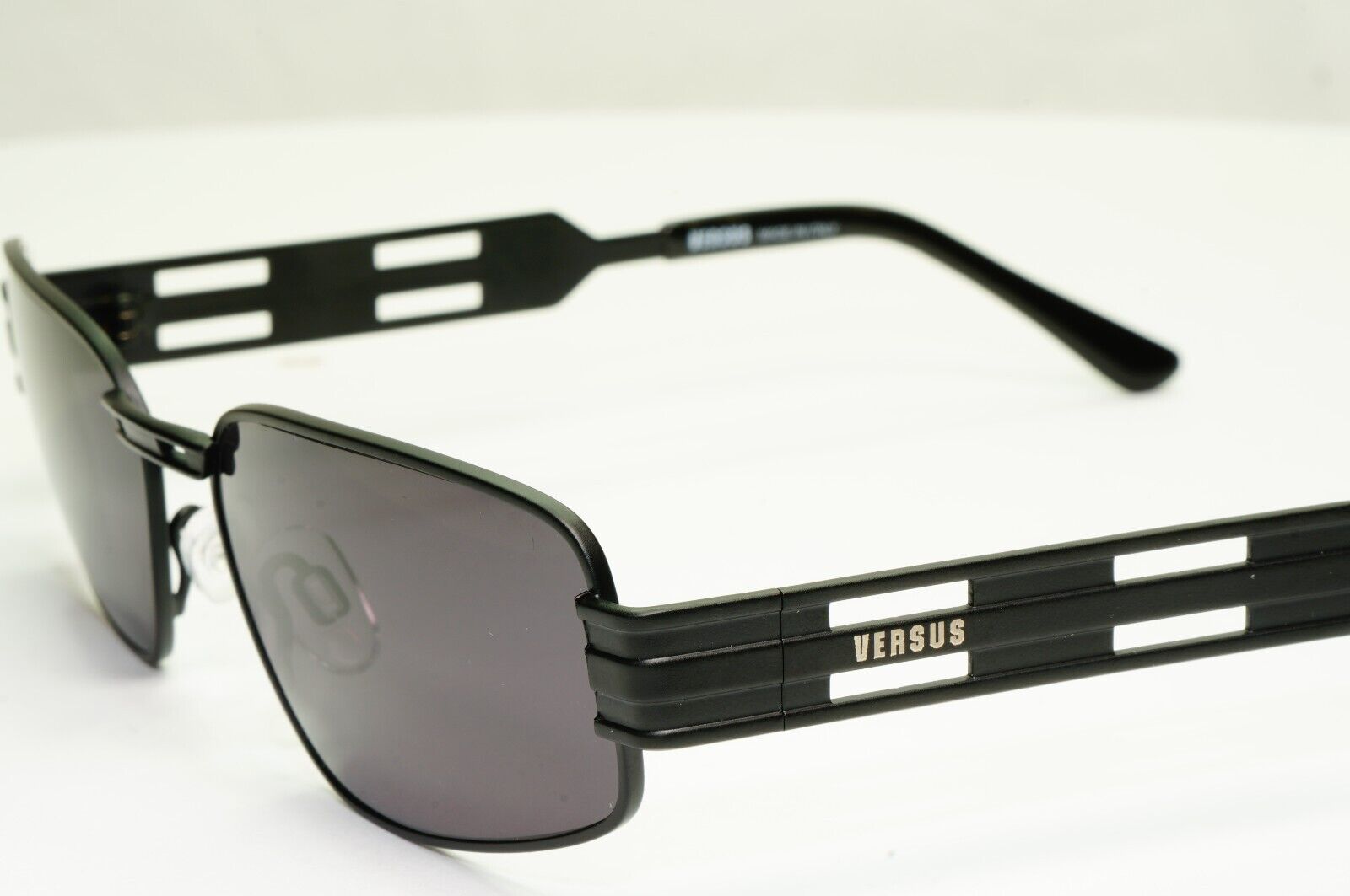 Versus Gianni Versace 1997 Sunglasses Vintage Black Rectangle MOD R07 COL 028