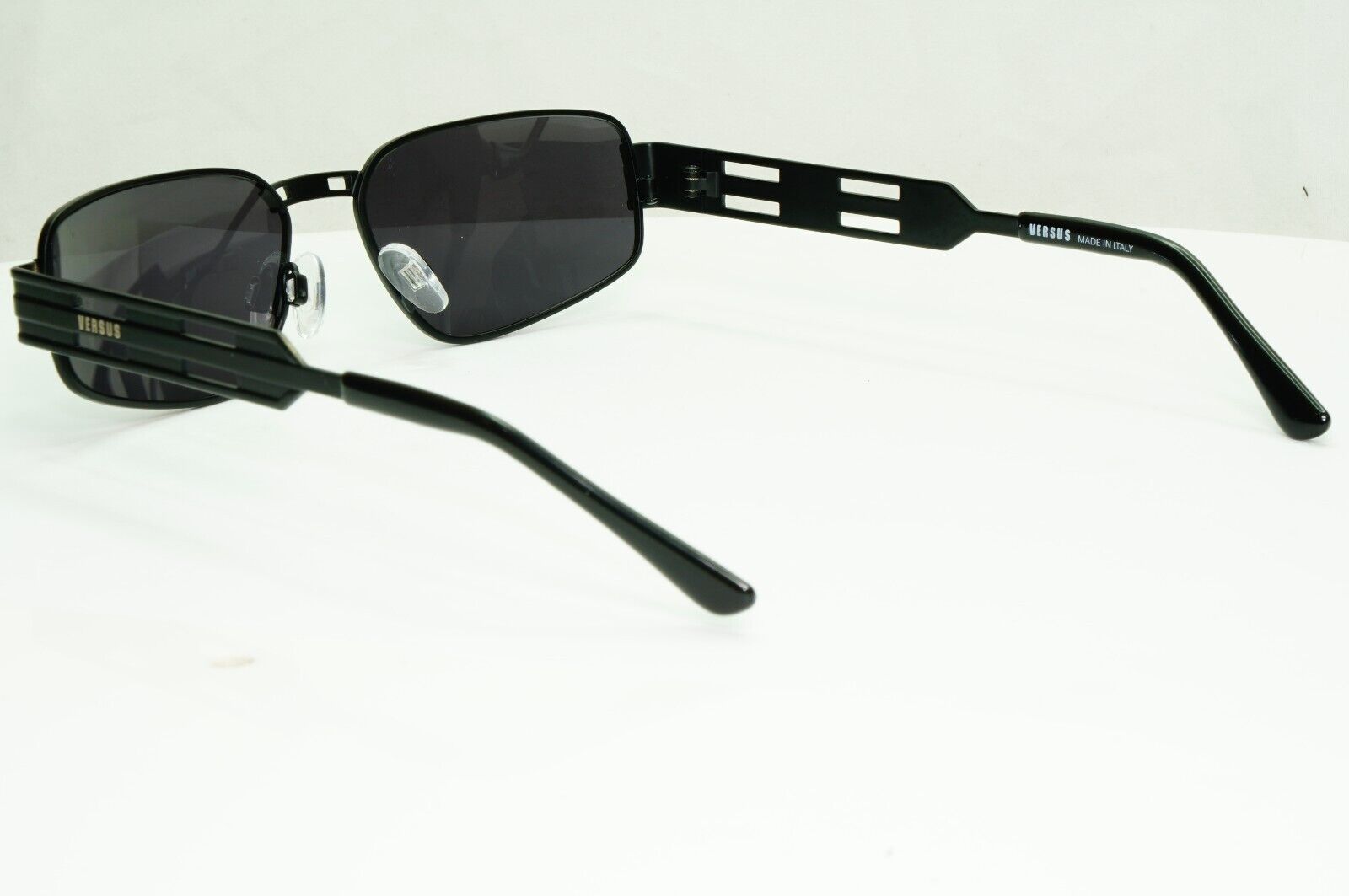 Versus Gianni Versace 1997 Sunglasses Vintage Black Rectangle MOD R07 COL 028