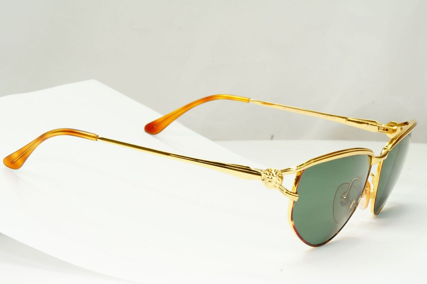 Gianni Versace 1995 Sunglasses Vintage Gold Green Square Metal MOD V95 COL 07M