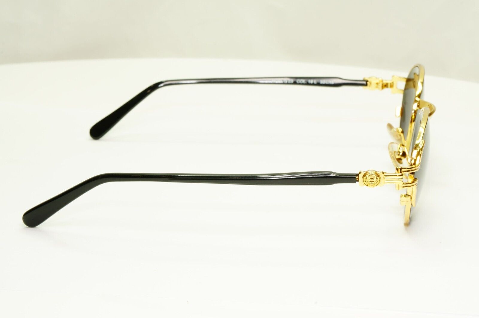 Gianni Versace 1995 Vintage Sunglasses Gold Medusa Black MOD G23 COL 18L