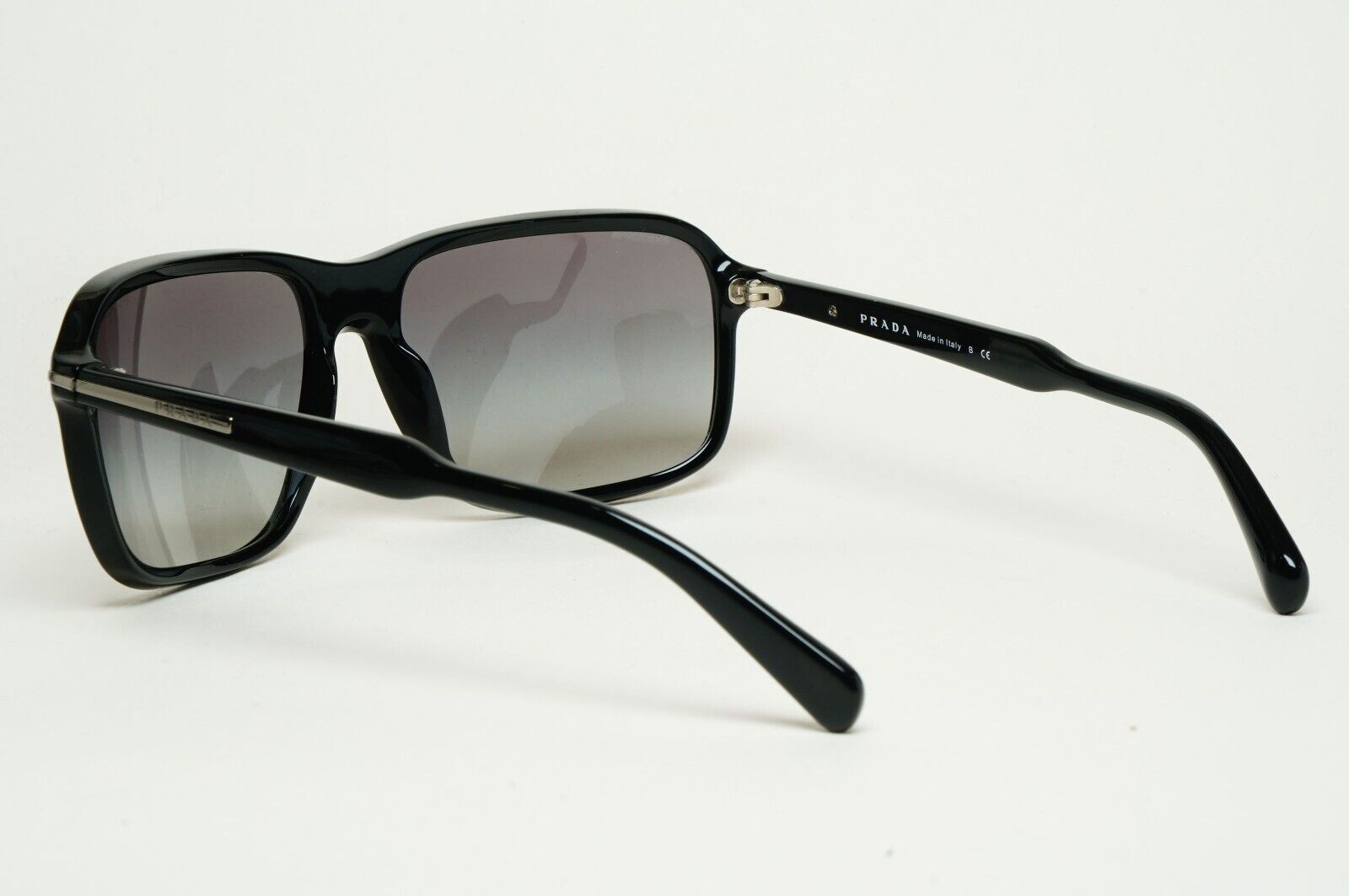 Prada Sunglasses 2011 Vintage Black Navigator Grey PR02NS SPR 02N 1AB-3M1 060125