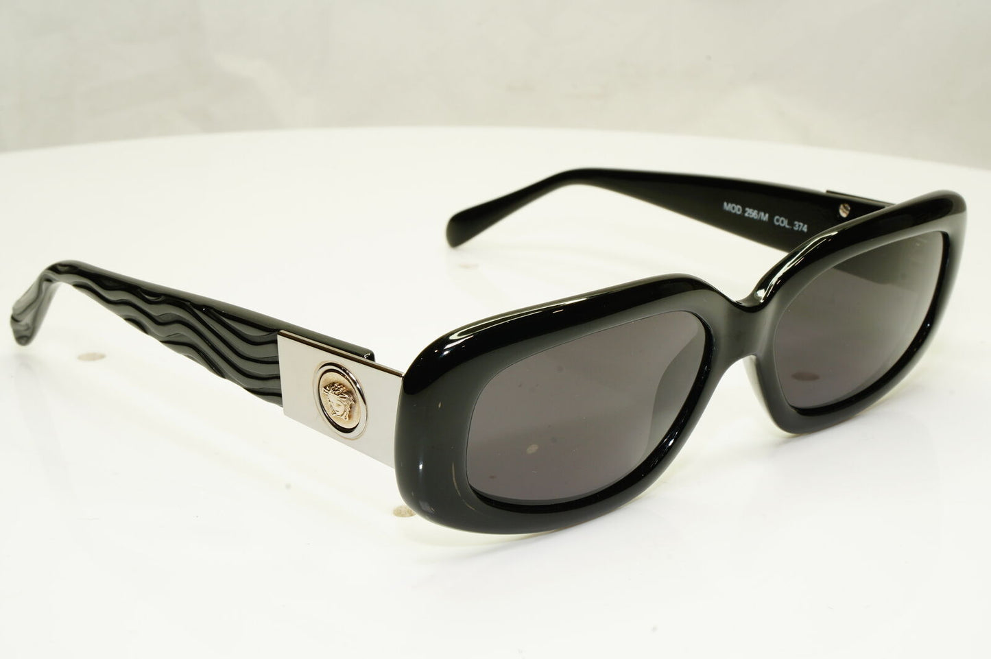 Gianni Versace 1996 Unisex Vintage Black Medusa Sunglasses MOD 256/M COL 374