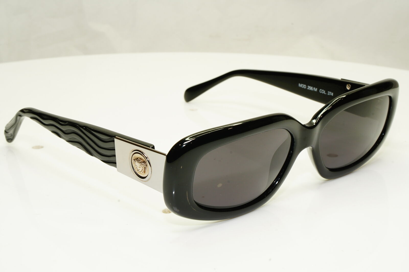 Gianni Versace 1996 Unisex Vintage Black Medusa Sunglasses MOD 256/M COL 374
