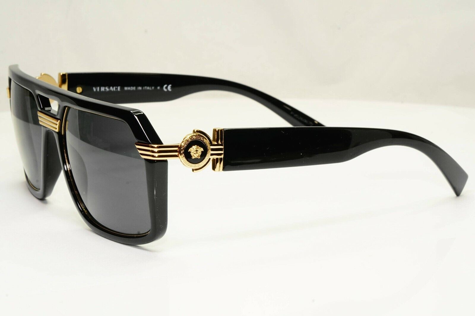 Authentic Versace Mens Black Gold Medusa Square Sunglasses 4399 GB1/87
