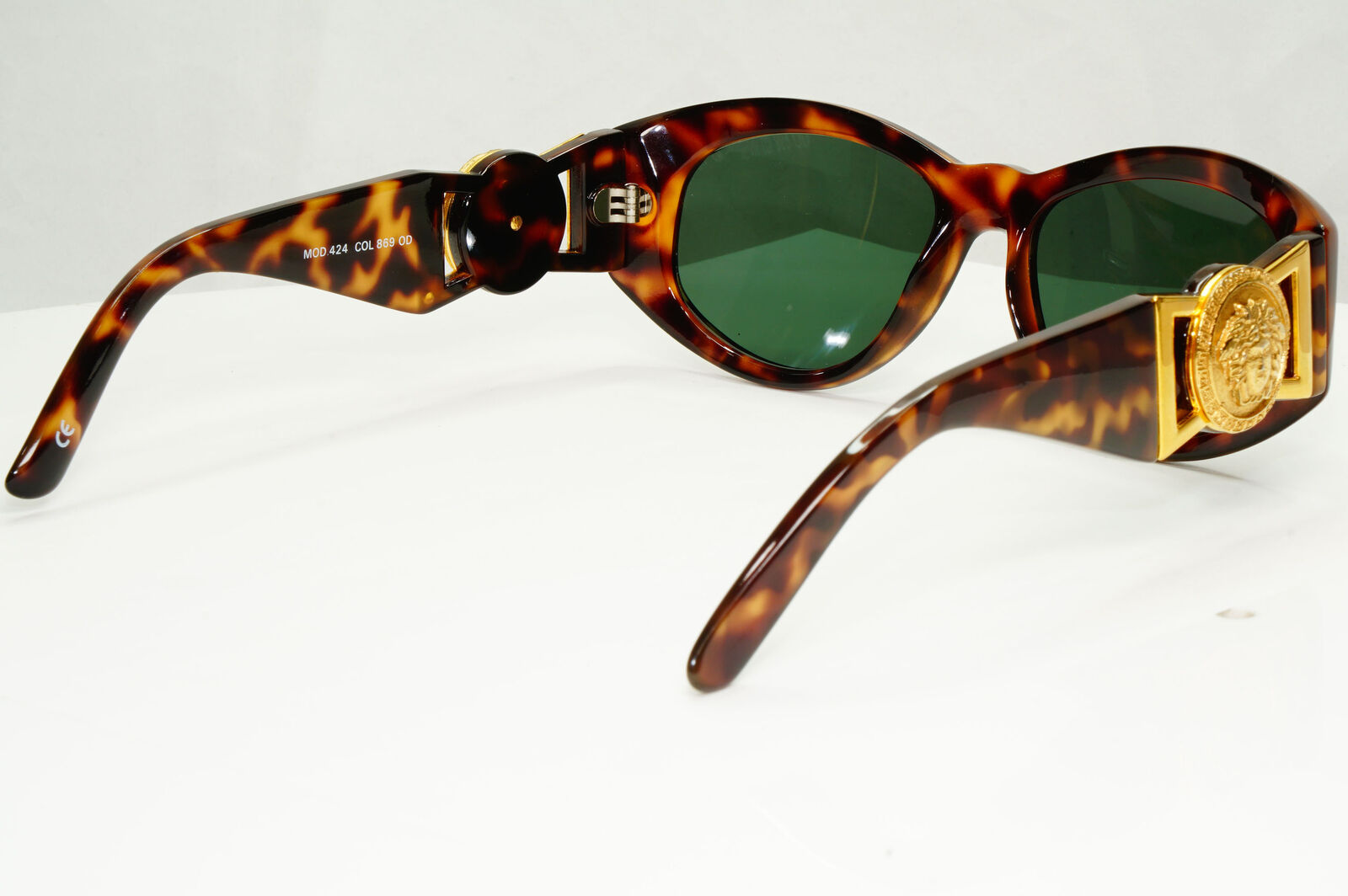 Gianni Versace 1993 Tortoisehell Sunglasses Gold Medusa Biggie MOD 424 COL 869OD