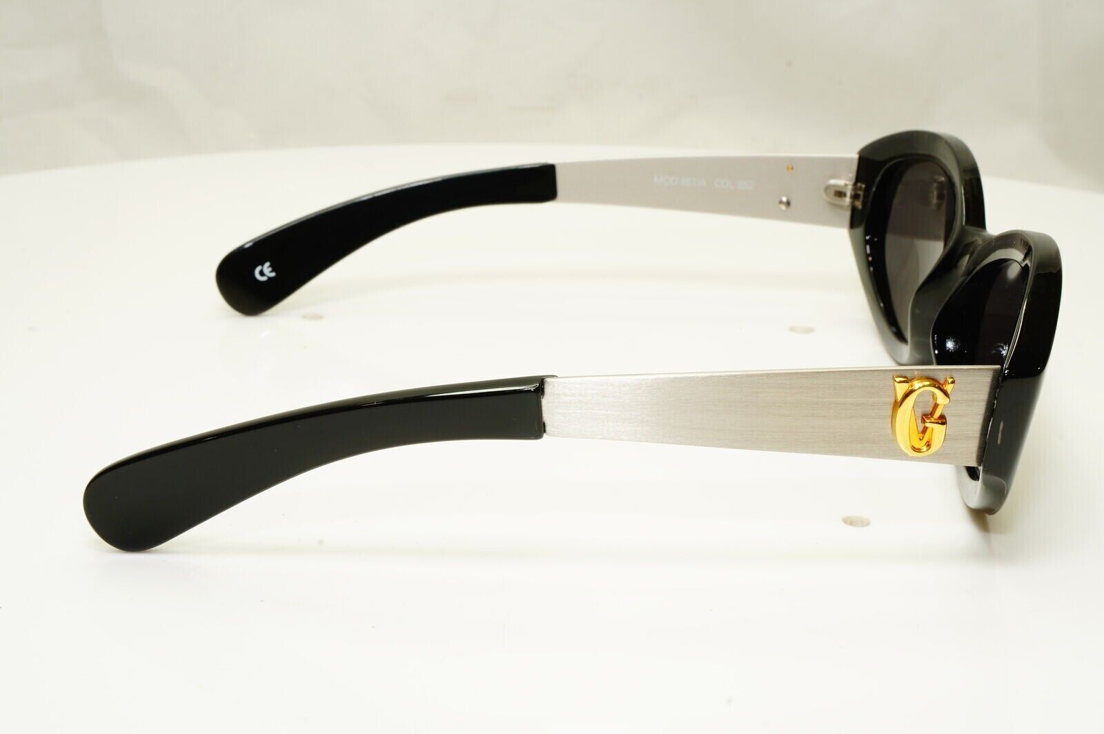 Gianni Versace 1996 Unisex Vintage Gold Black Sunglasses MOD 461/A COL 852