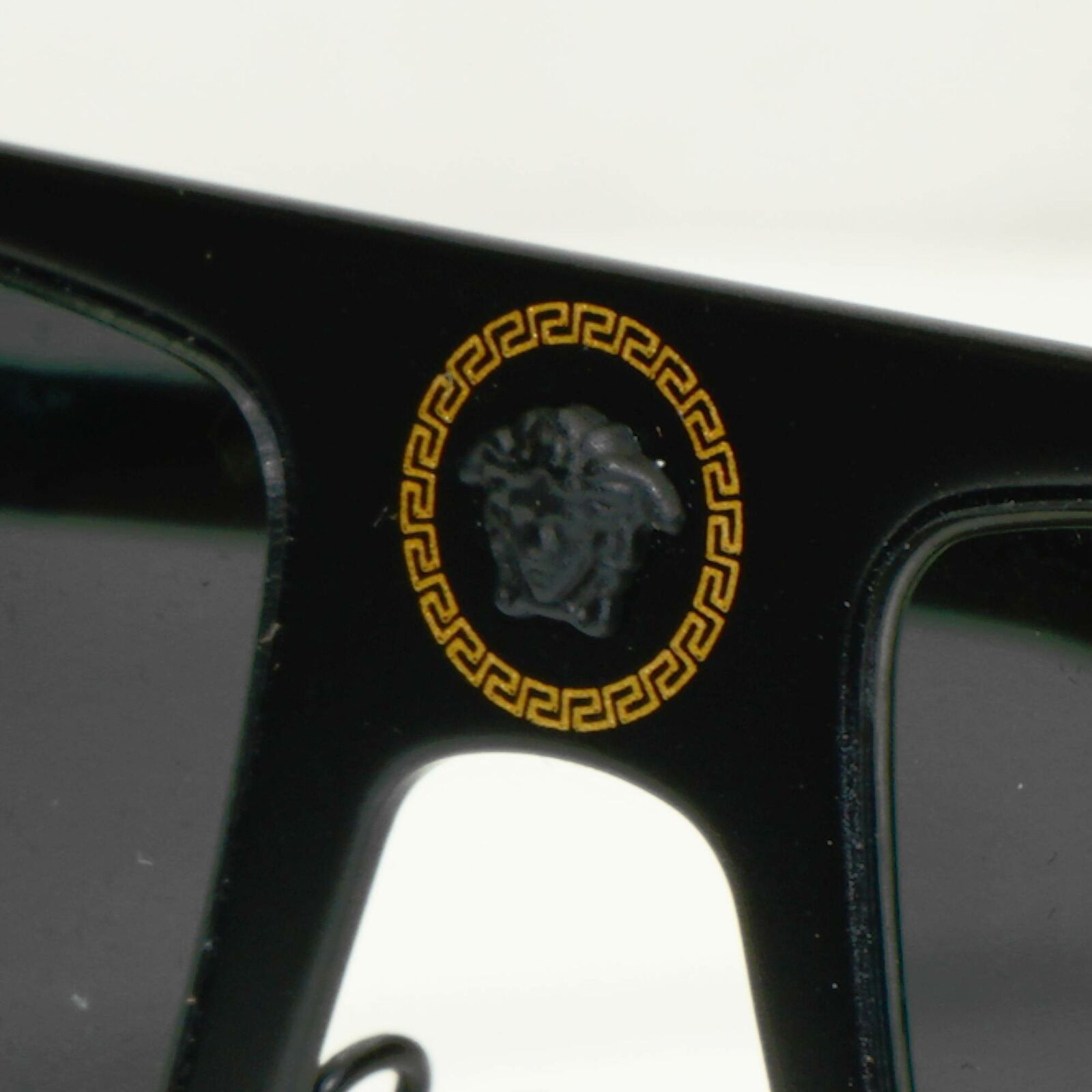 Authentic Versace Mens Unisex Black Medusa Metal Sunglasses MOD 2213 1009/87