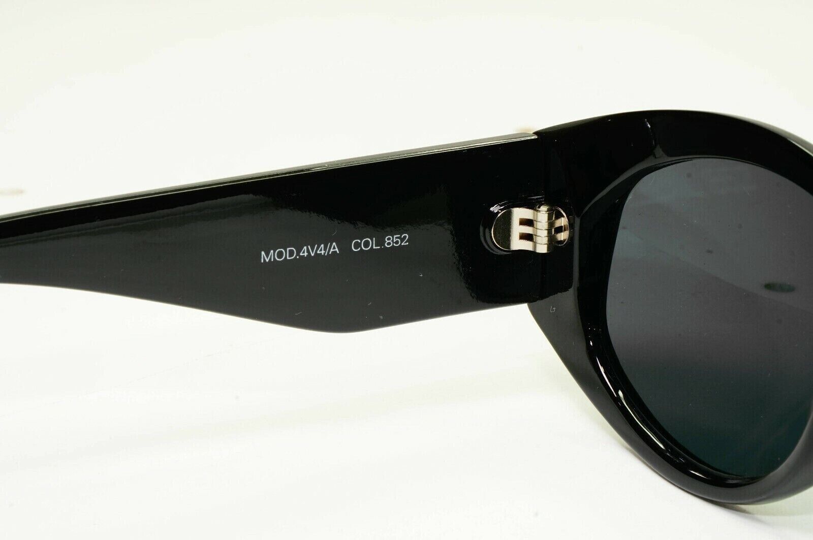Gianni Versace 1996 Vintage Gold Medusa Biggie Sunglasses MOD 4V4/A COL 852