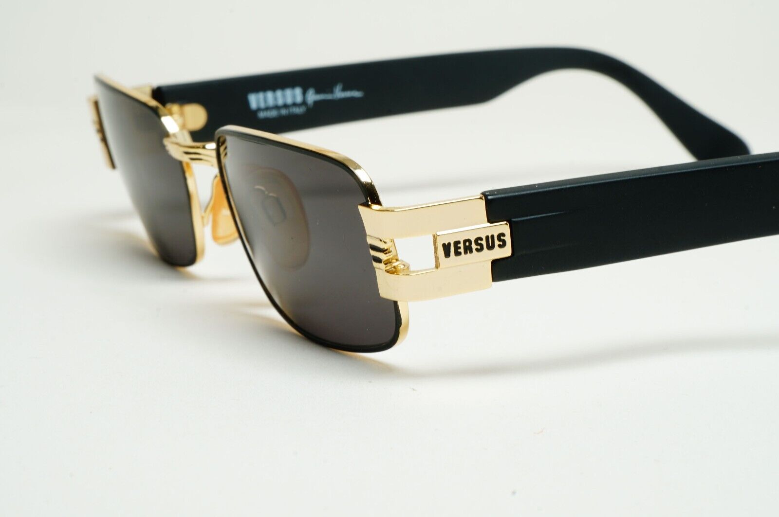 Versus Sunglasses 1996 by Gianni Versace Vintage Gold Black MOD F32 COL 39M