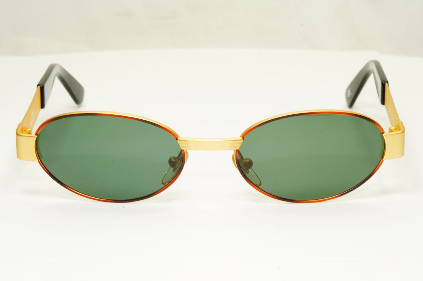 Gianni Versace 1996 Vintage Unisex Gold Oval Metal Sunglasses MOD S30 COL 14M