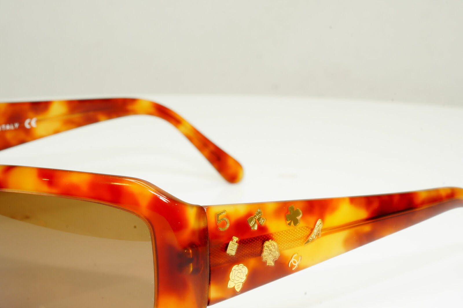 Chanel Gold Charms Sunglasses Brown Tortoise Vintage Womens 5142 574/3B 29988