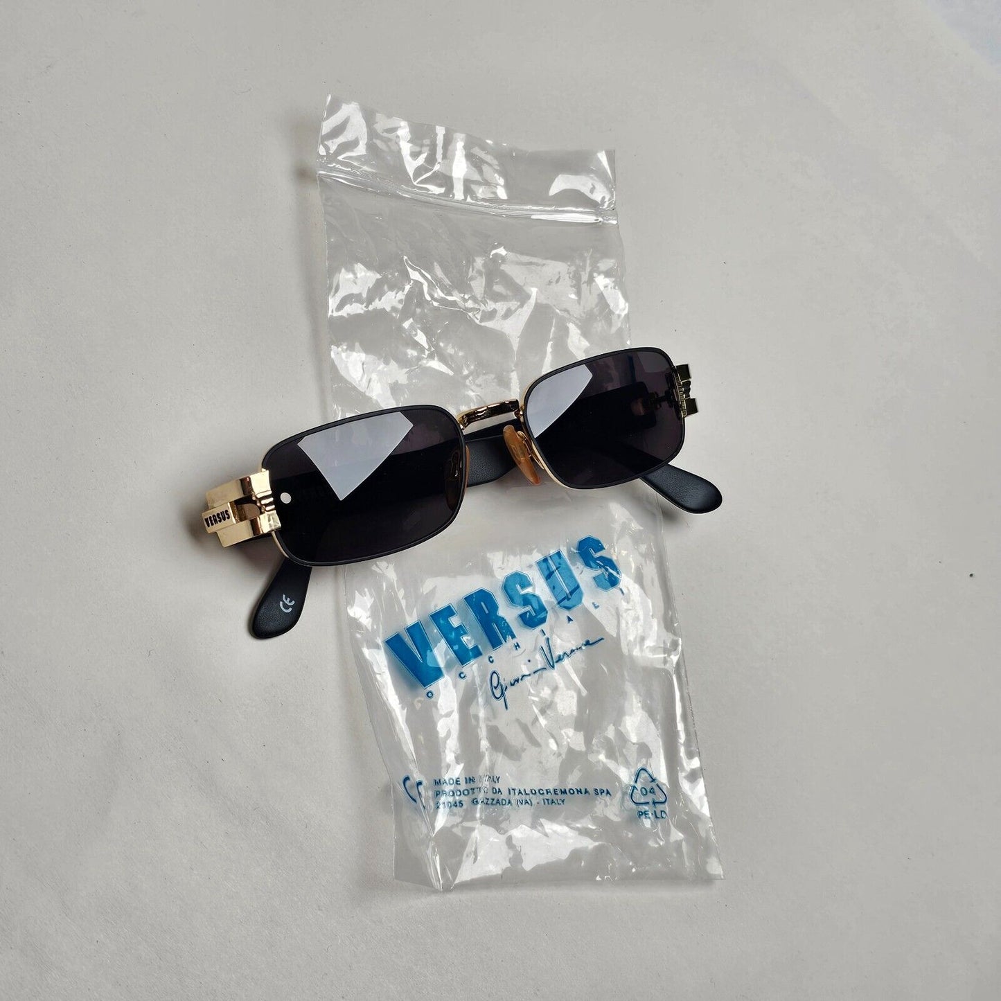 Versus Sunglasses 1996 by Gianni Versace Vintage Gold Black MOD F32 COL 39M