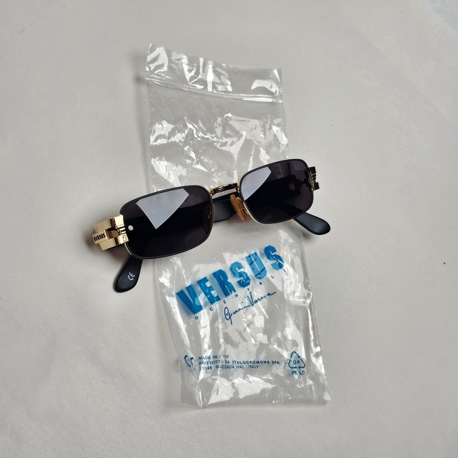 Versus Sunglasses 1996 by Gianni Versace Vintage Gold Black MOD F32 COL 39M