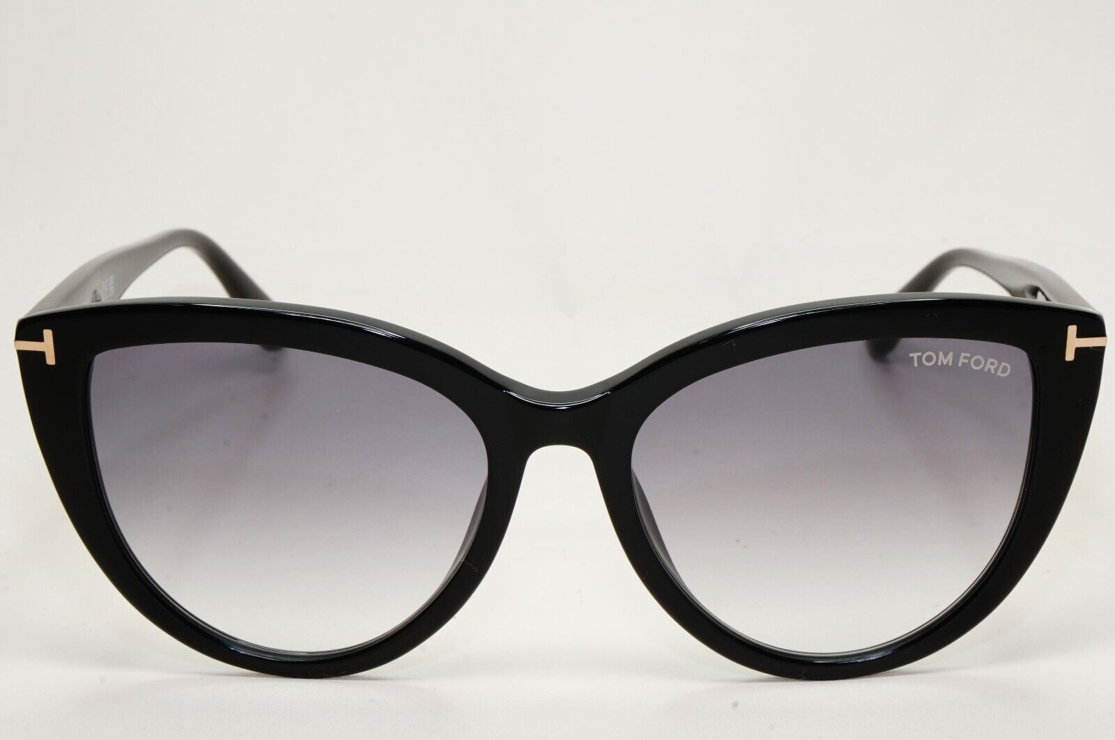 Tom Ford Sunglasses Isabella-02 Black Grey Gradient Cat Eye FT0915 TF 915 01B