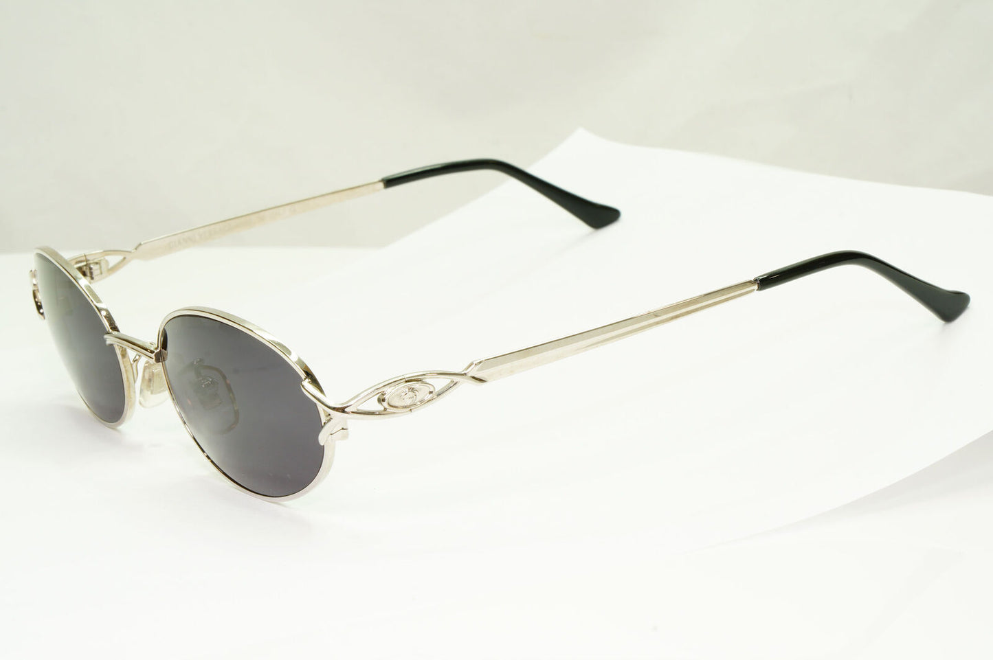 Gianni Versace 1995 Sunglasses Vintage Silver Black Metal Oval MOD H41 COL 26M A