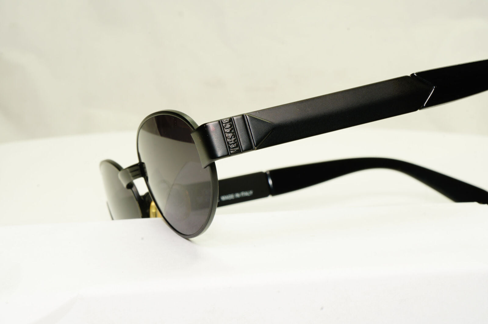 Gianni Versace 1996 Vintage Unisex Black Oval Metal Sunglasses MOD S30 COL 028