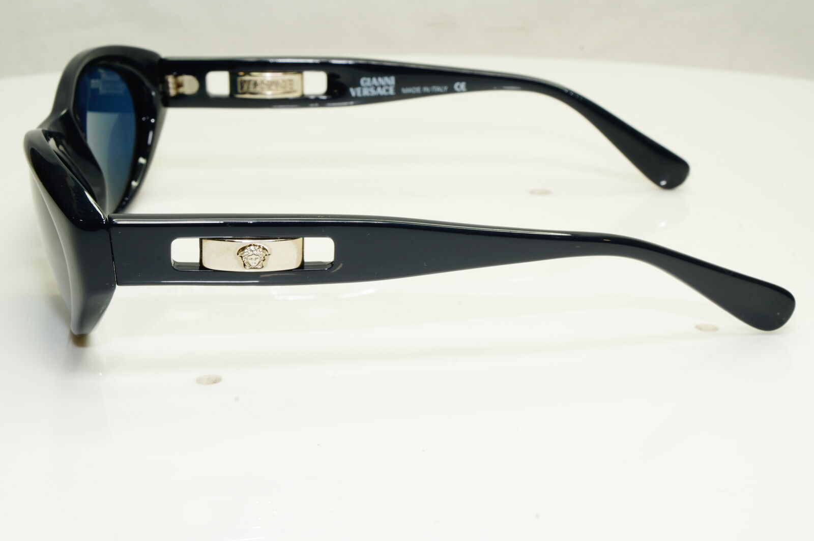 Gianni Versace 1996 Unisex Vintage Blue Medusa Sunglasses MOD 470/B COL 917