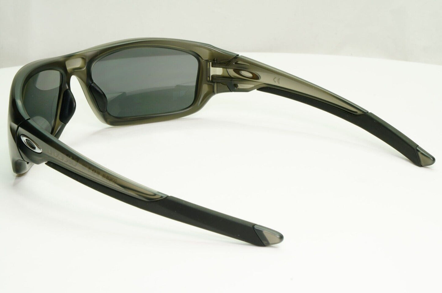 Oakley Sunglasses Valve Polarised Wrap Grey Mirror Iridium Silver OO 9236 06