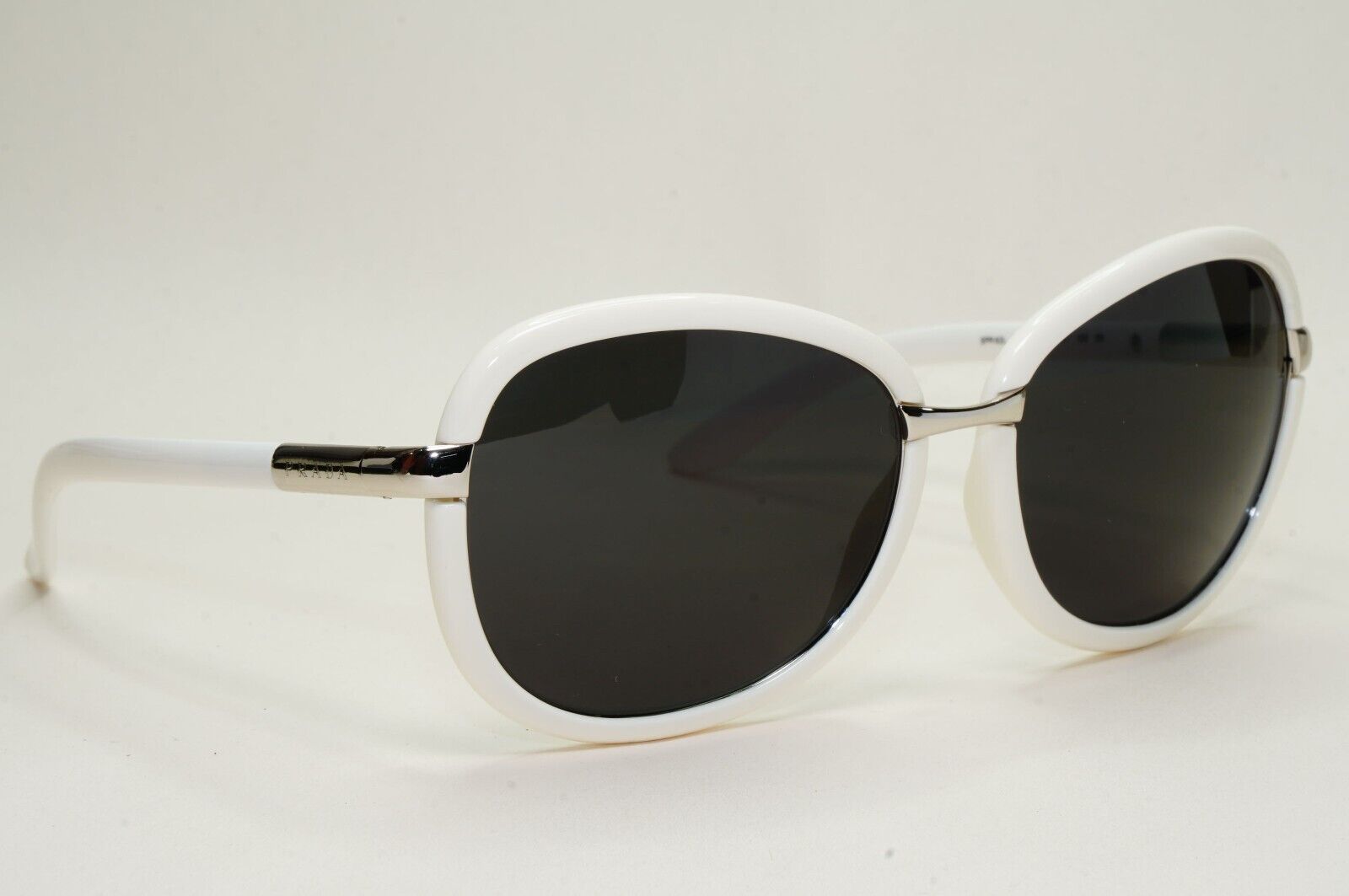 Prada Sunglasses 2008 Vintage White Black Silver PR62LS SPR 62L 1BC-6S1 141024
