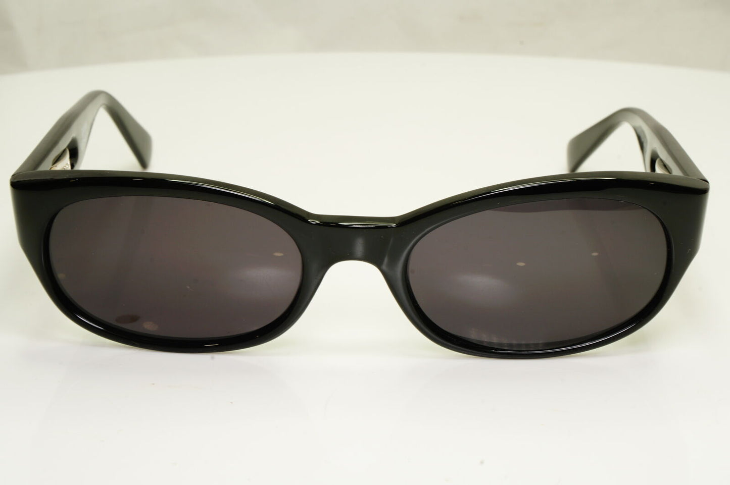 Gianni Versace 1996 Unisex Vintage Black Sunglasses GV MOD 472/A COL 852